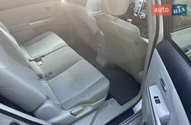 Хэтчбек Toyota Prius 2011 в 