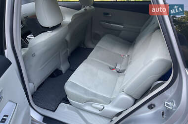 Хэтчбек Toyota Prius 2011 в 