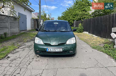Седан Toyota Prius 2001 в 