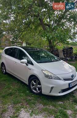 Хэтчбек Toyota Prius 2012 в 