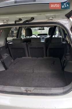Хэтчбек Toyota Prius 2012 в 