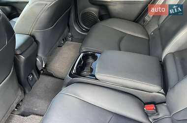 Хэтчбек Toyota Prius 2017 в 