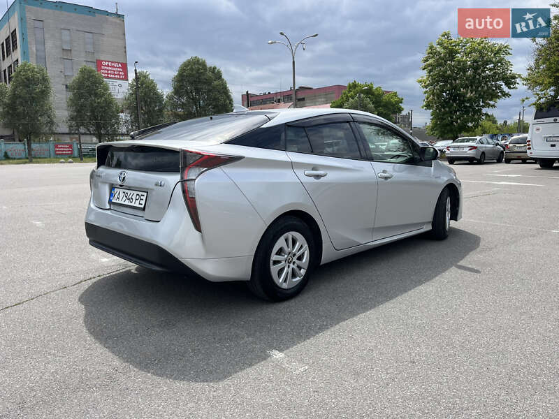 Хетчбек Toyota Prius 2016 в Києві