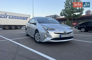 Хэтчбек Toyota Prius 2016 в Киеве