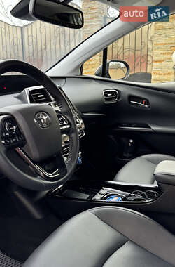 Хэтчбек Toyota Prius 2021 в 