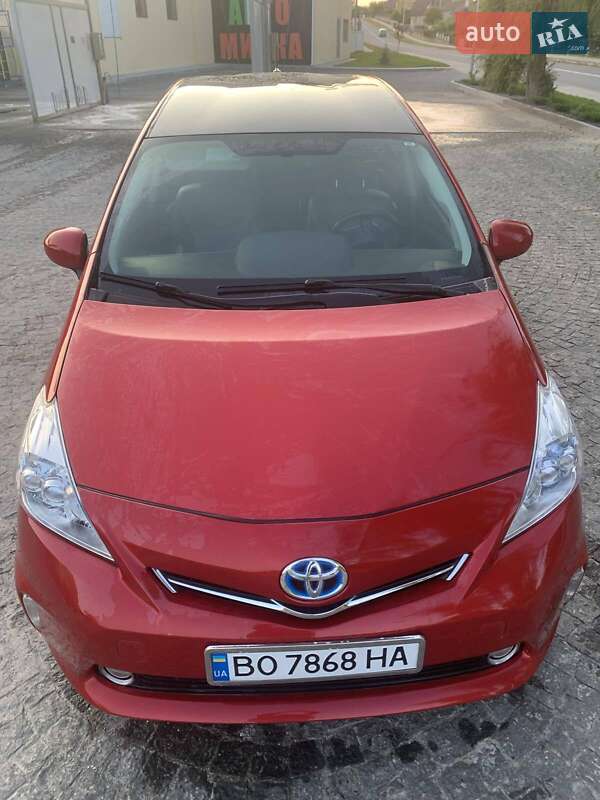 Универсал Toyota Prius 2014 в Тернополе
