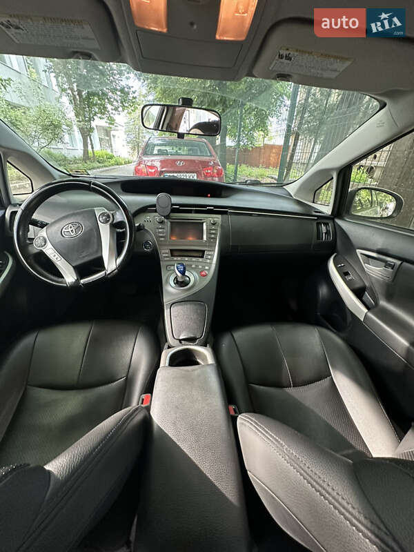Хэтчбек Toyota Prius 2013 в Киеве