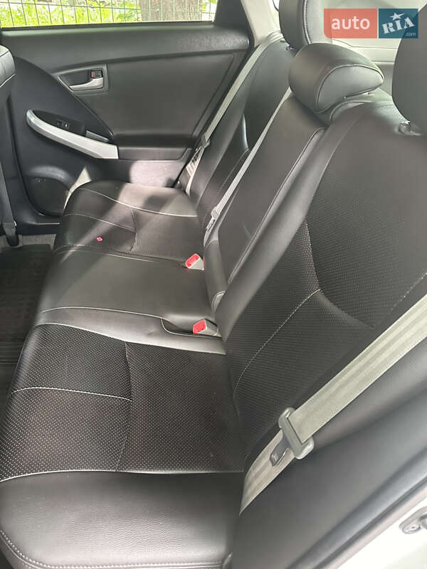 Хэтчбек Toyota Prius 2013 в Киеве