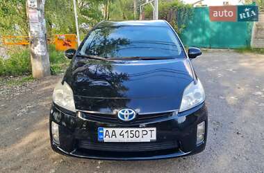 Хэтчбек Toyota Prius 2010 в 