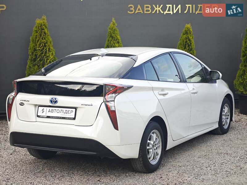 Хэтчбек Toyota Prius 2016 в Одессе