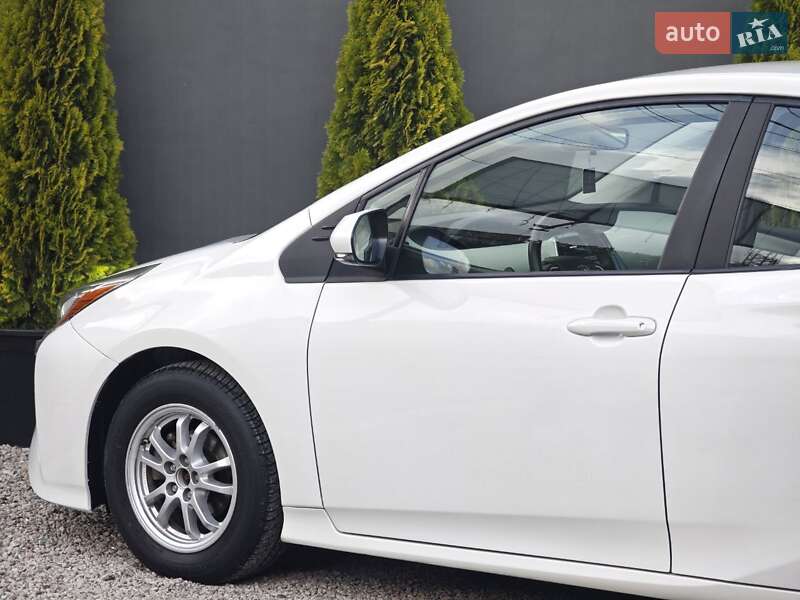 Хэтчбек Toyota Prius 2016 в Одессе