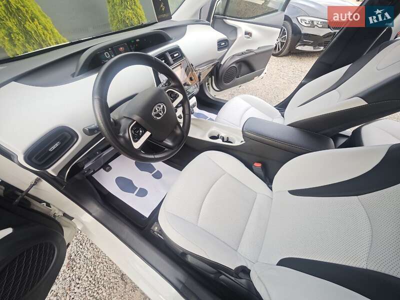 Хэтчбек Toyota Prius 2016 в Одессе