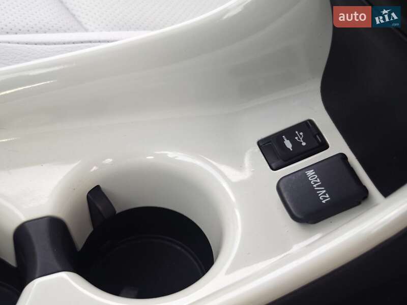 Хэтчбек Toyota Prius 2016 в Одессе