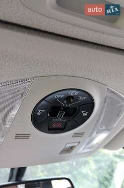 Хэтчбек Toyota Prius 2014 в 