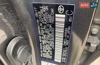 Хетчбек Toyota Prius 2017 в Києві