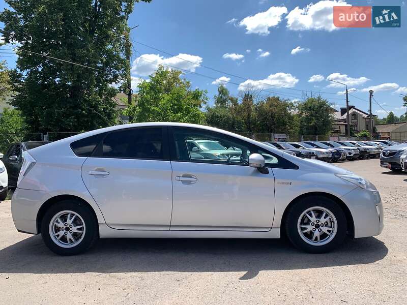 Хэтчбек Toyota Prius 2010 в Виннице