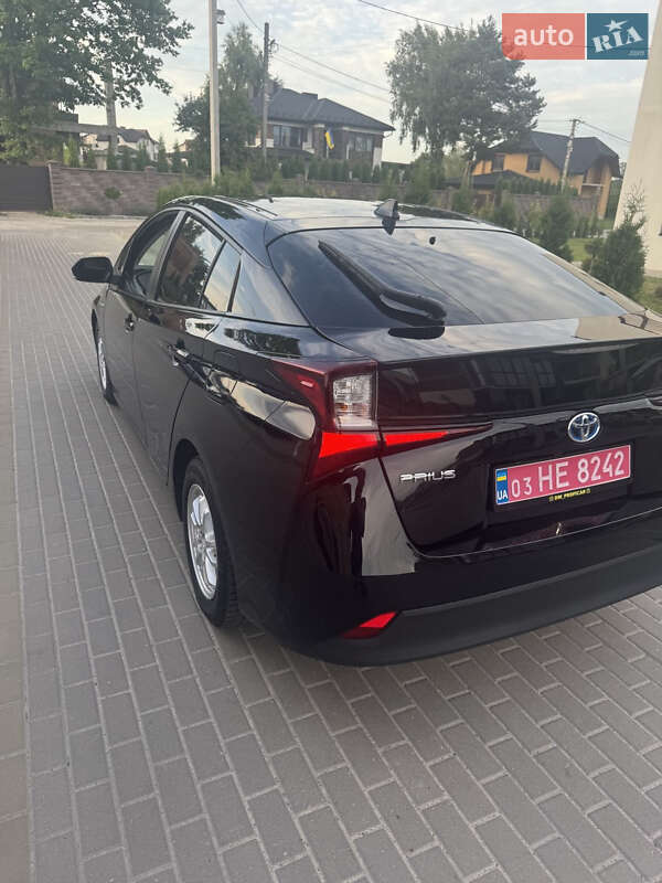 Хэтчбек Toyota Prius 2022 в Киеве