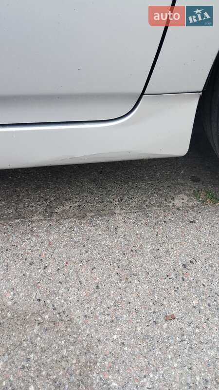 Хетчбек Toyota Prius 2014 в Києві