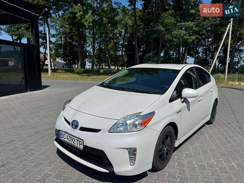 Хэтчбек Toyota Prius 2014 в Львове