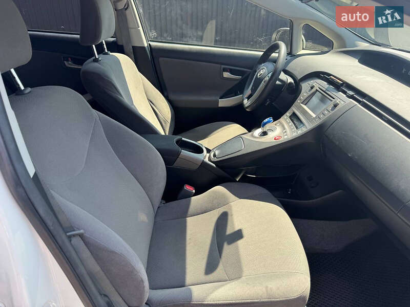 Хэтчбек Toyota Prius 2014 в Львове
