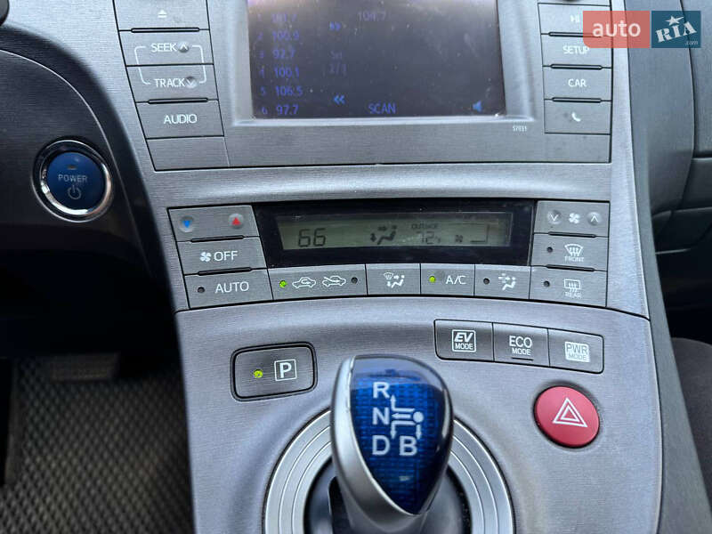 Хэтчбек Toyota Prius 2014 в Львове