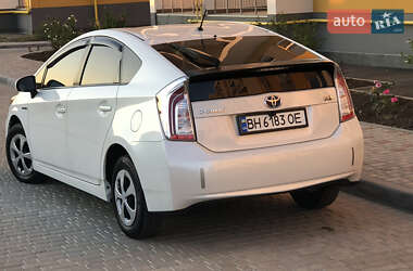 Хэтчбек Toyota Prius 2012 в 