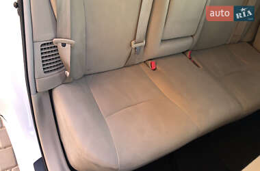 Хэтчбек Toyota Prius 2012 в 