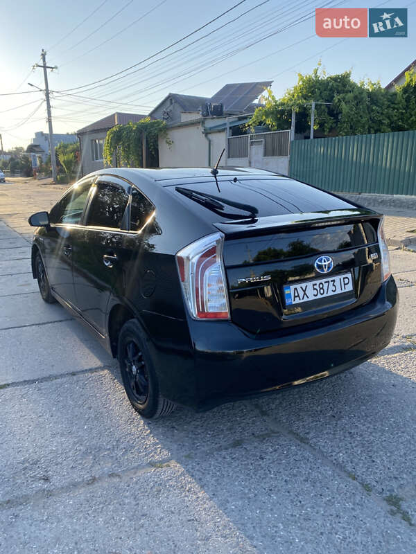 Хэтчбек Toyota Prius 2015 в Одессе