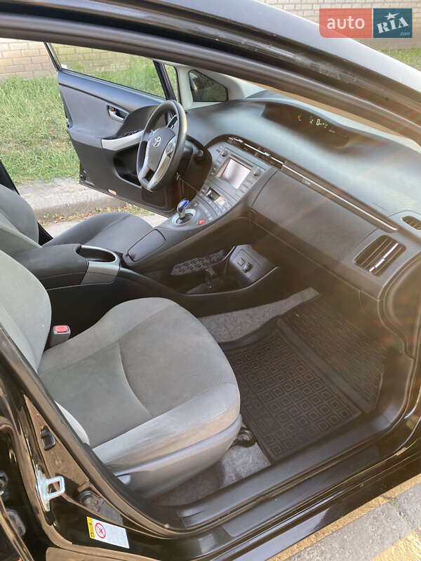 Хэтчбек Toyota Prius 2015 в Одессе