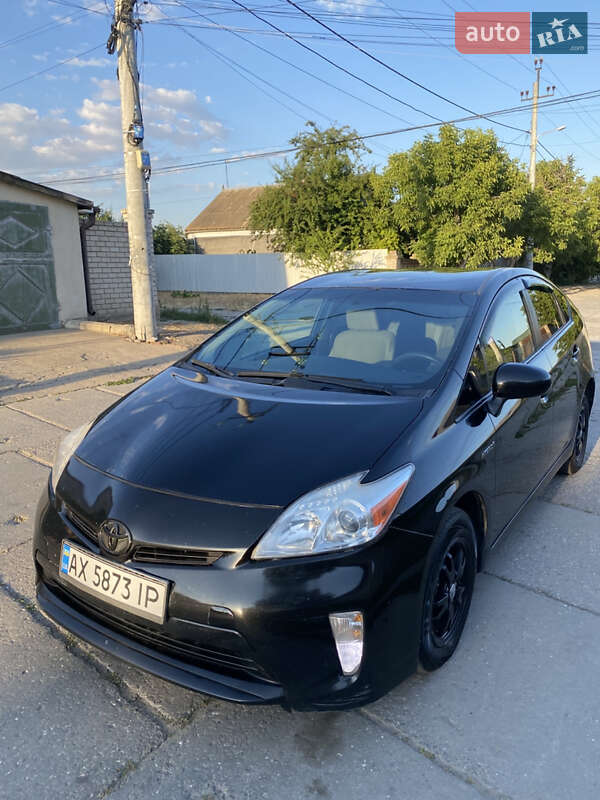Хэтчбек Toyota Prius 2015 в Одессе