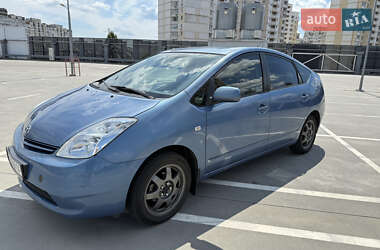 Хетчбек Toyota Prius 2005 в 