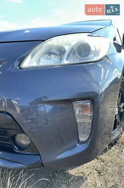 Хэтчбек Toyota Prius 2013 в 