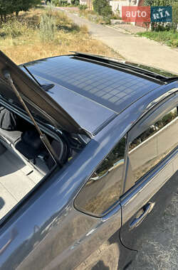 Хэтчбек Toyota Prius 2013 в 