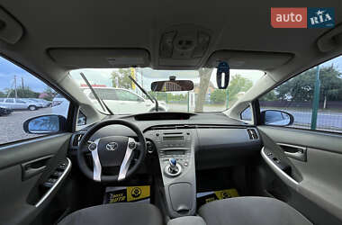 Хетчбек Toyota Prius 2010 в 