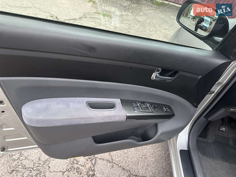 Хетчбек Toyota Prius 2005 в Луцьку