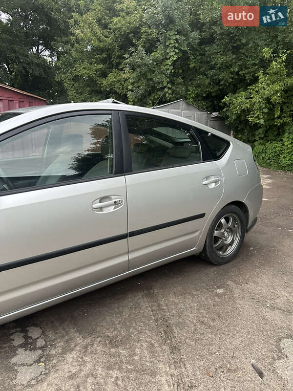 Хетчбек Toyota Prius 2005 в Луцьку
