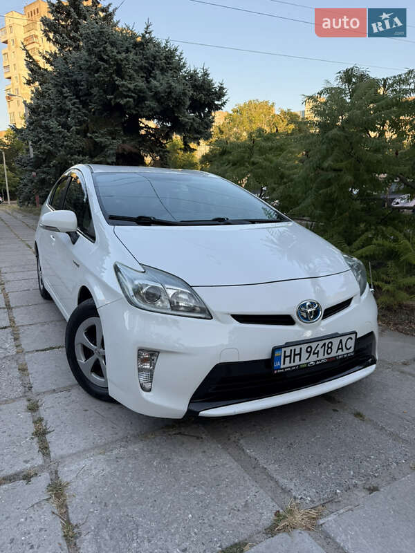 Хэтчбек Toyota Prius 2014 в Одессе