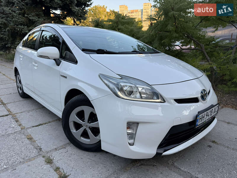 Хэтчбек Toyota Prius 2014 в Одессе