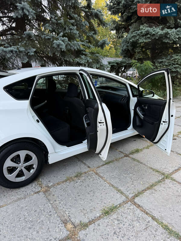 Хэтчбек Toyota Prius 2014 в Одессе