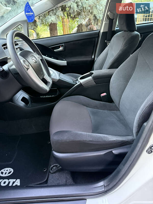 Хэтчбек Toyota Prius 2014 в Одессе