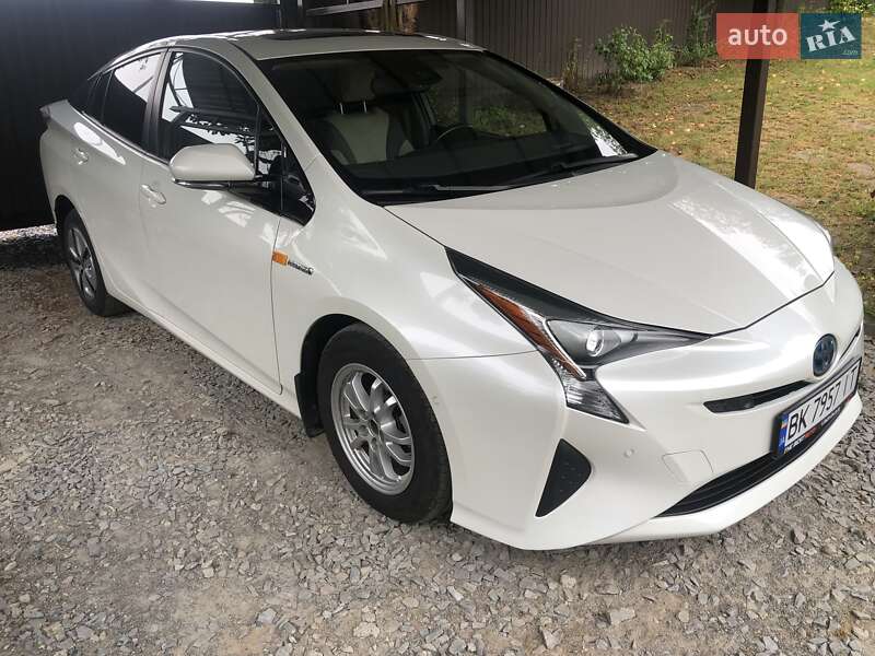 Хэтчбек Toyota Prius 2018 в Ровно фото 2 Хэтчбек Toyota Prius 2018 в Ровно