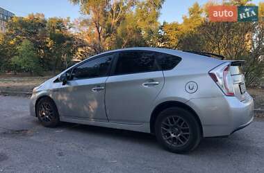 Хэтчбек Toyota Prius 2013 в 