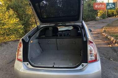 Хэтчбек Toyota Prius 2013 в 