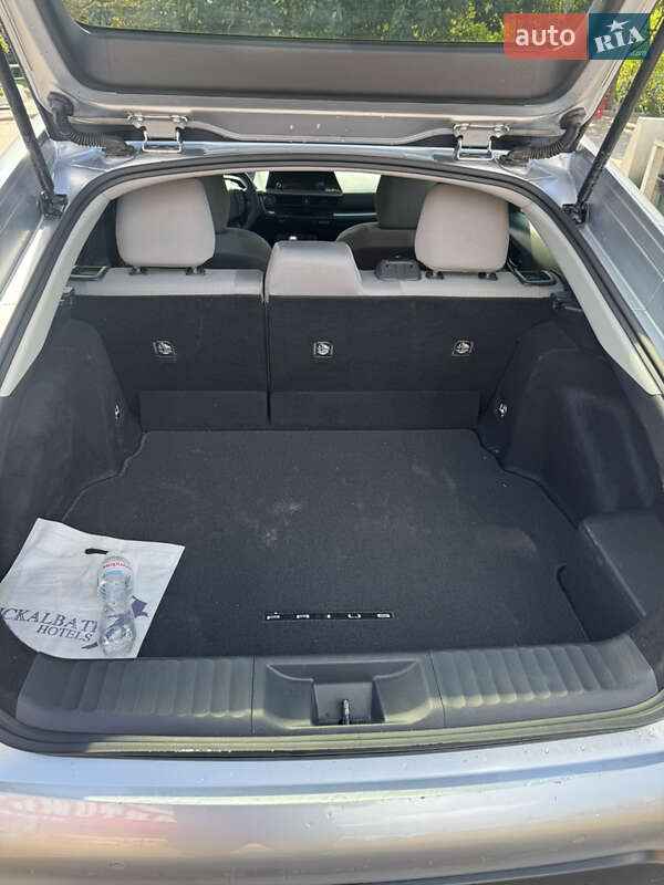Хетчбек Toyota Prius 2023 в Кривому Розі фото 6 Хетчбек Toyota Prius 2023 в Кривому Розі