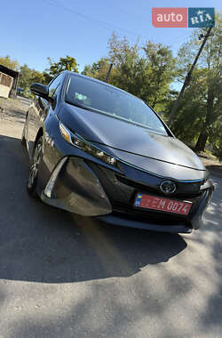 Хэтчбек Toyota Prius 2021 в Днепре