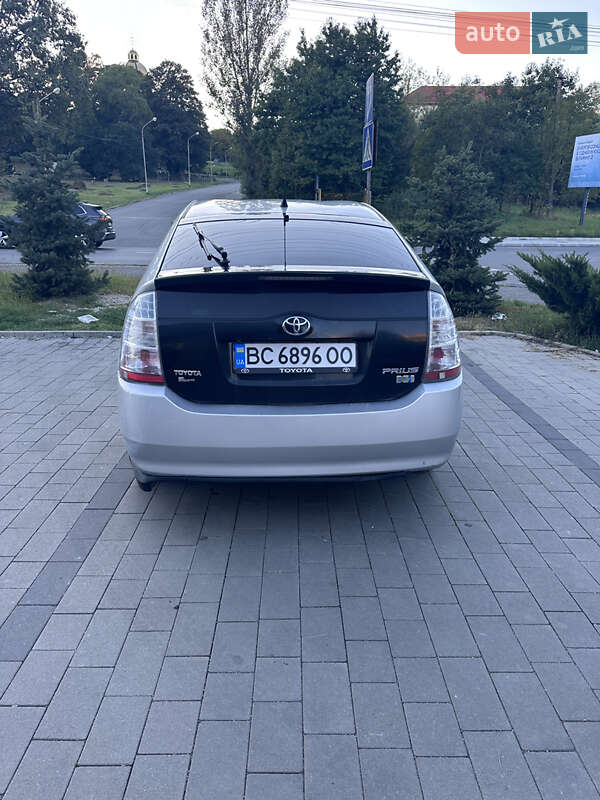 Хэтчбек Toyota Prius 2006 в Ужгороде
