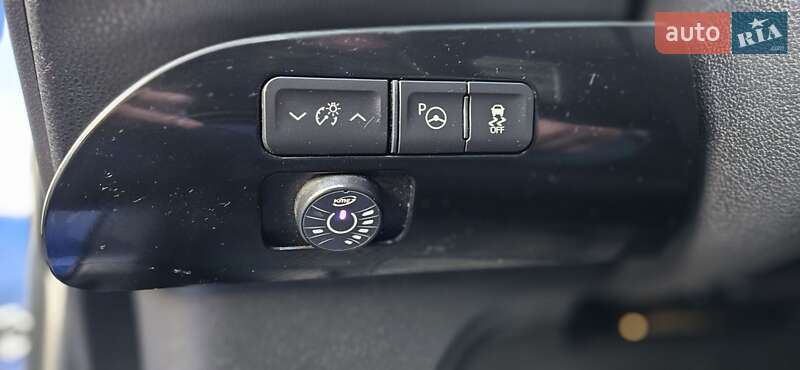 Хетчбек Toyota Prius 2018 в Києві