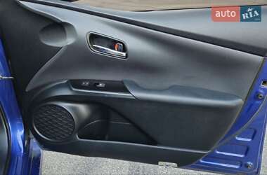 Хэтчбек Toyota Prius 2018 в 