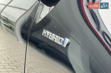 Хэтчбек Toyota Prius 2016 в 