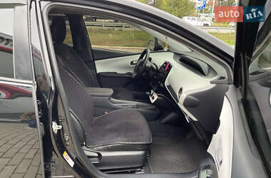 Хэтчбек Toyota Prius 2016 в 